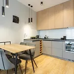 Golden - Luxury Building, Rooftop Terrace, Sienna * 바르샤바