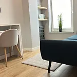 Golden - Luxury Building, Rooftop Terrace, Sienna 아파트 *