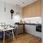 Golden - Luxury Building, Rooftop Terrace, Sienna 아파트 *