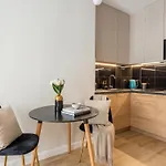 Golden - Luxury Building, Rooftop Terrace, Sienna 아파트