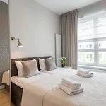 Golden - Luxury Building, Rooftop Terrace, Sienna 바르샤바