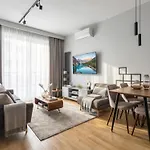 Golden - Luxury Building, Rooftop Terrace, Sienna * 바르샤바