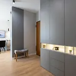 Golden - Luxury Building, Rooftop Terrace, Sienna * 바르샤바