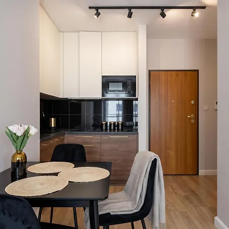 Golden - Luxury Building, Rooftop Terrace, Sienna