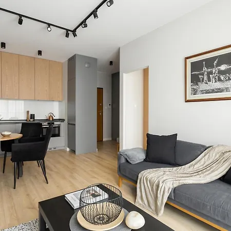 Golden - Luxury Building, Rooftop Terrace, Sienna *