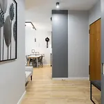 شقة Golden - Luxury Building, Rooftop Terrace, Sienna وارسو