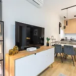 Golden - Luxury Building, Rooftop Terrace, Sienna * وارسو