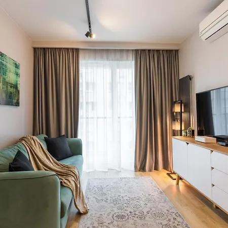 Golden - Luxury Building, Rooftop Terrace, Sienna *