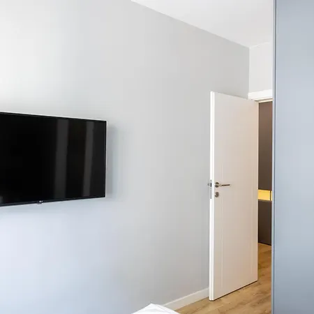 Golden - Luxury Building, Rooftop Terrace, Sienna Apartamento