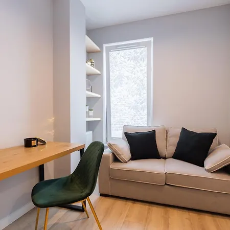 Golden - Luxury Building, Rooftop Terrace, Sienna Apartamento