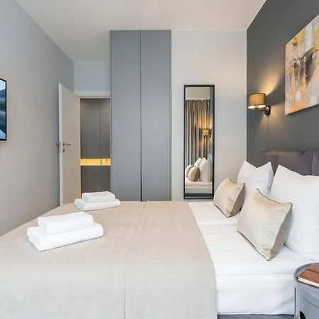 Golden - Luxury Building, Rooftop Terrace, Sienna