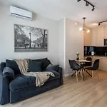 Golden - Luxury Building, Rooftop Terrace, Sienna דירה *