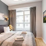 Golden - Luxury Building, Rooftop Terrace, Sienna דירה *