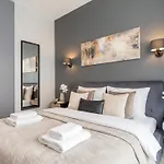 Golden - Luxury Building, Rooftop Terrace, Sienna
