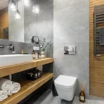 Golden - Luxury Building, Rooftop Terrace, Sienna * ורשה