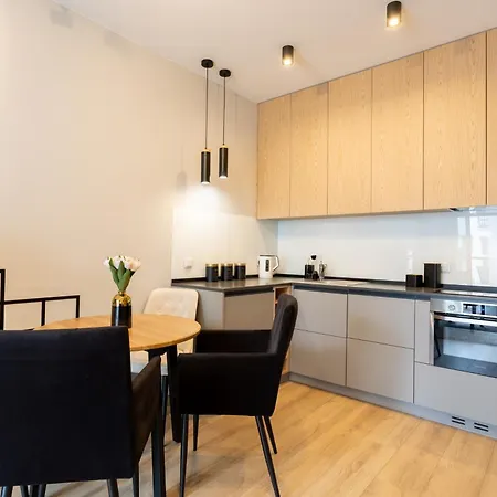 Golden - Luxury Building, Rooftop Terrace, Sienna